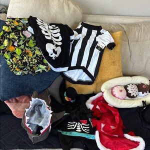 Dog lot costumeSkeleton, Santa, banana split, shark Hawaiian pirate hat preowned